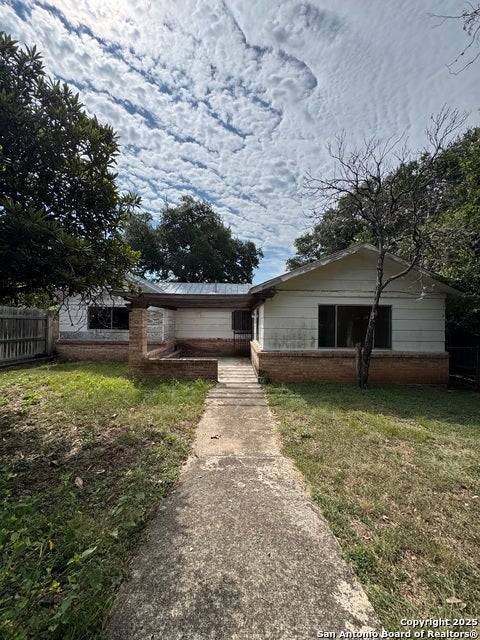 510 Cypress, Bandera