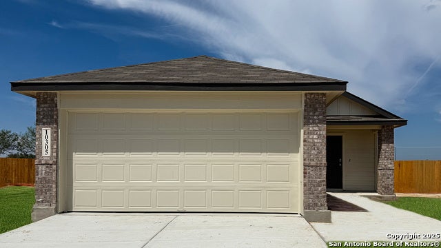 10305 Lassen Park, Converse