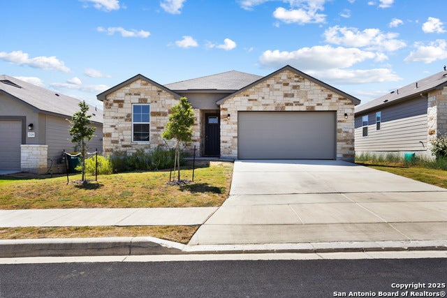 7333 Walkers Loop, San Antonio