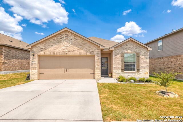 9219 Foxing Bluff, Converse