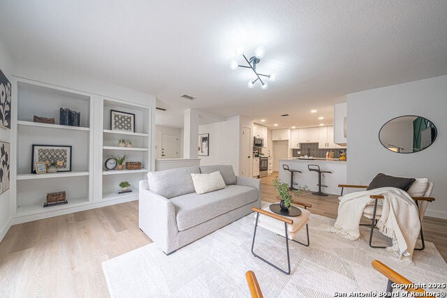 9738 Misty Plain, San Antonio