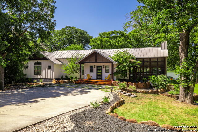 1534 Arndt, New Braunfels