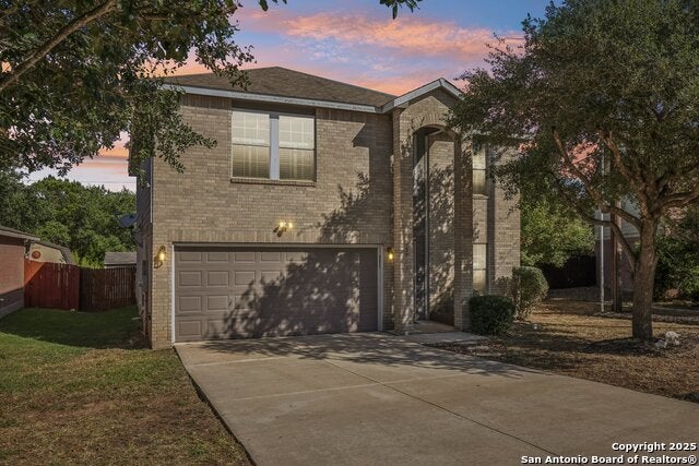 25723 Roman Shade, San Antonio