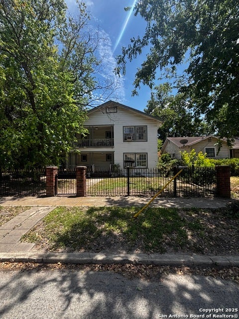 202 Benita, San Antonio