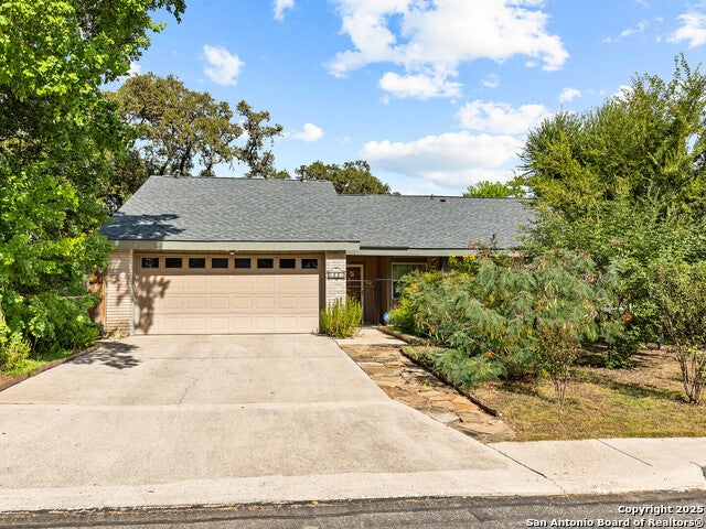 8002 Valley Trails St, San Antonio