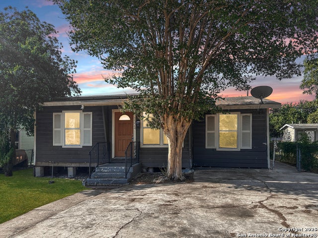 1324 W Mariposa, San Antonio