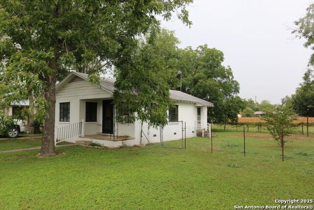 705 Florence, Castroville