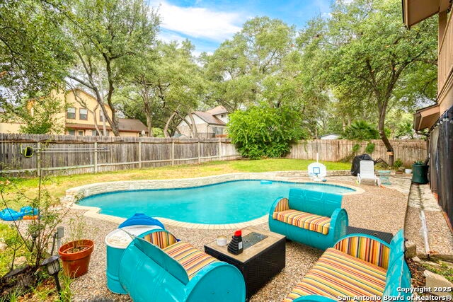 8923 Rustling Branches, San Antonio