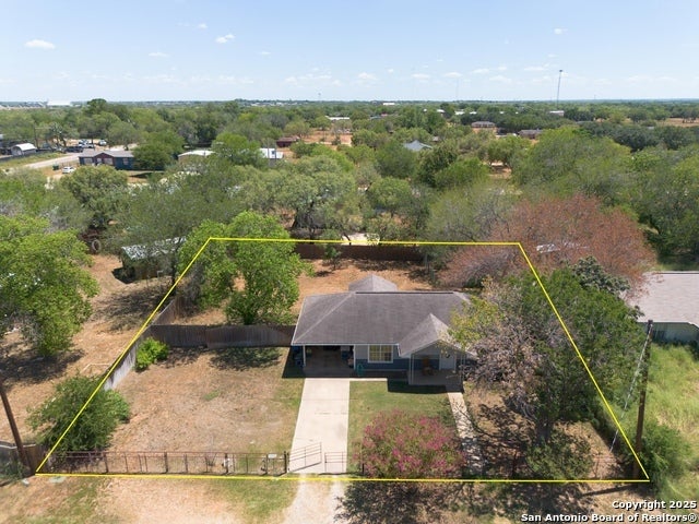 804 County Line Rd, Jourdanton