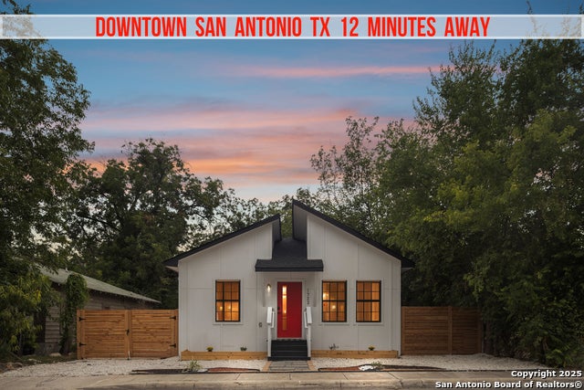 1722 W Ridgewood Ct, San Antonio