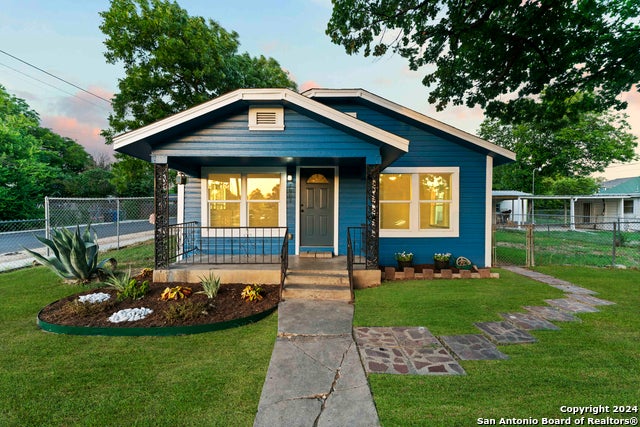 2602 S Olive St, San Antonio