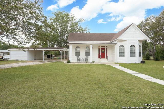 1503 S 2nd Street, Floresville