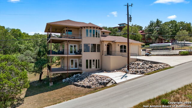 Residential Real Estate for Sale at 502 Cindy Dr on Canyon Lake - MLS #1895154S