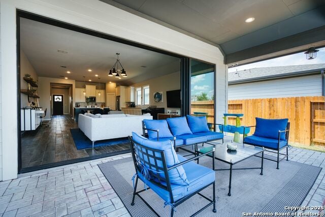 8104 Silhouette, Austin