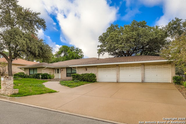 5922 Winterhaven, Windcrest