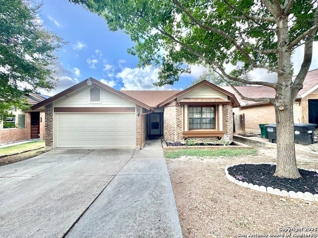 10358 Rustic Village, San Antonio