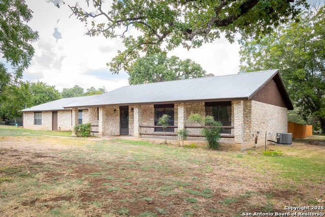 202 Canyon Wren Drive, Buda