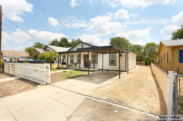 562 Kendalia, San Antonio