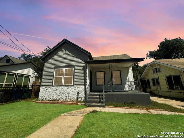 2235 E Houston, San Antonio