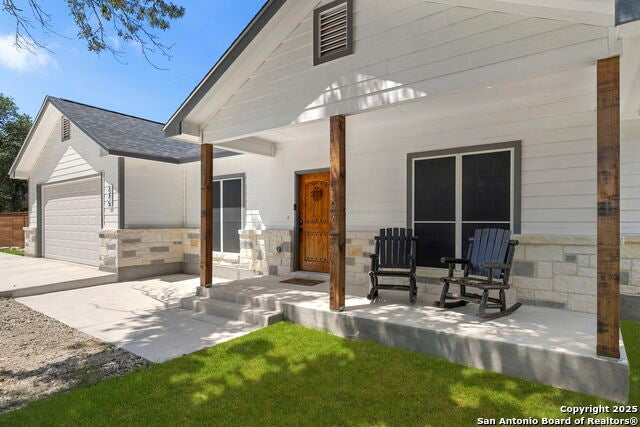 275 County Road 6866, Natalia