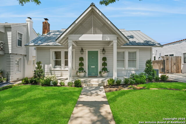 125 Cloverleaf, Alamo Heights