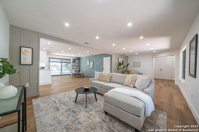 315 Royal Oaks, San Antonio