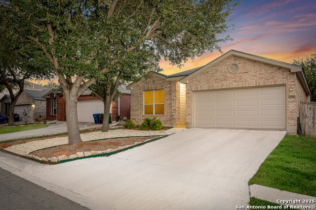 8522 Sonora Pass, Helotes