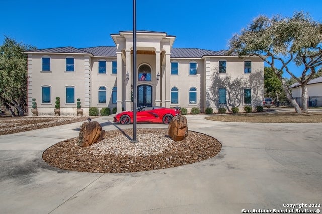 Located on , Residential for Sale by 9811 Klein Ct in the New Braunfels, located in the neighborhood of ROCKWALL RANCH