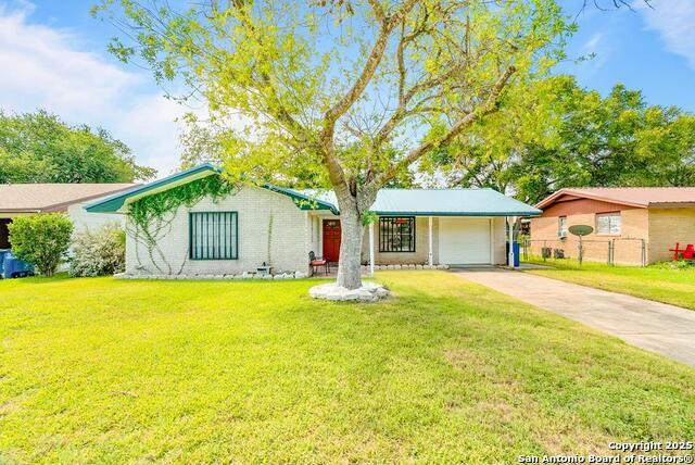 1006 E Fannin, Beeville