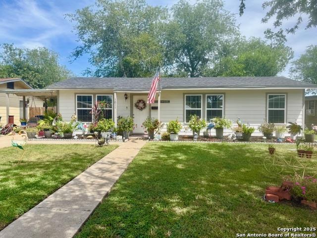 1011 E Hutchinson, Beeville