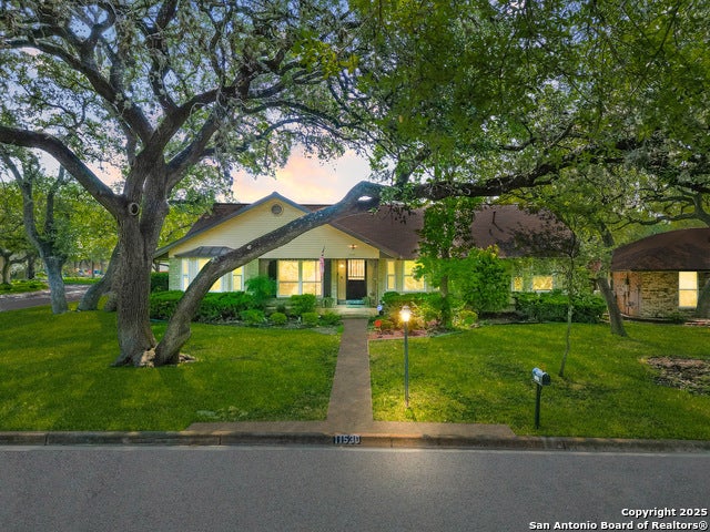 11530 Whisper Moss, San Antonio