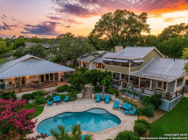 407 Spring Mill, Kerrville