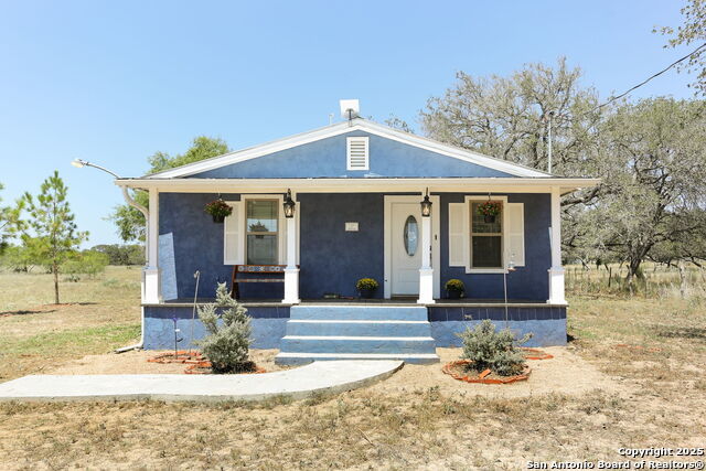 90 Clear Lake Loop, Poteet