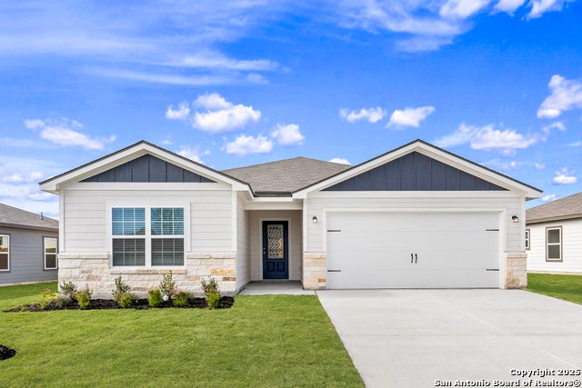 16032 Stratford Cove, Lytle