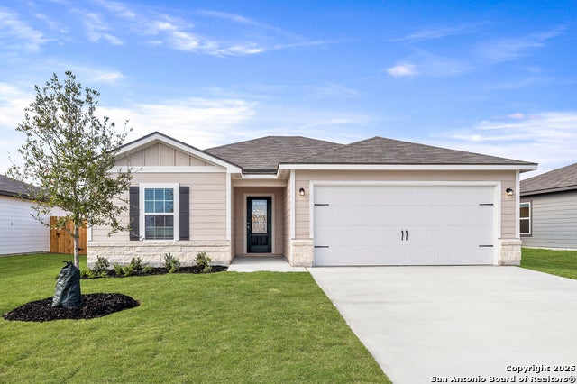 16016 Stratford Cove, Lytle
