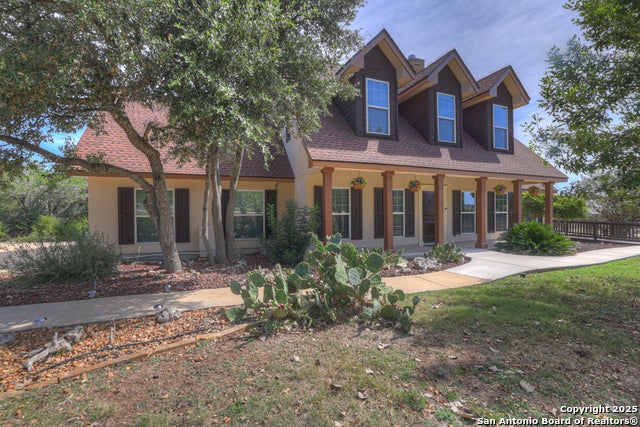 204 Falling Hills, New Braunfels
