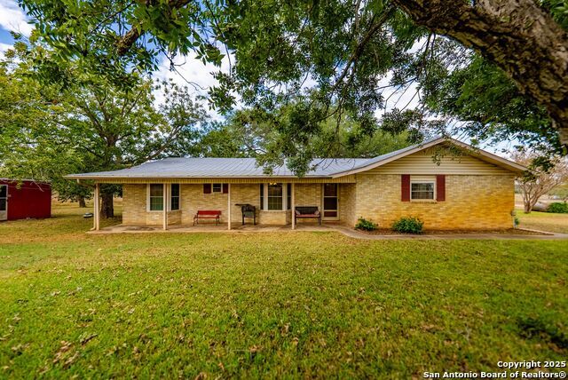 423 Fm 2772, La Vernia