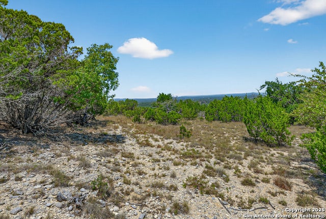 455 Oak View, Lakehills