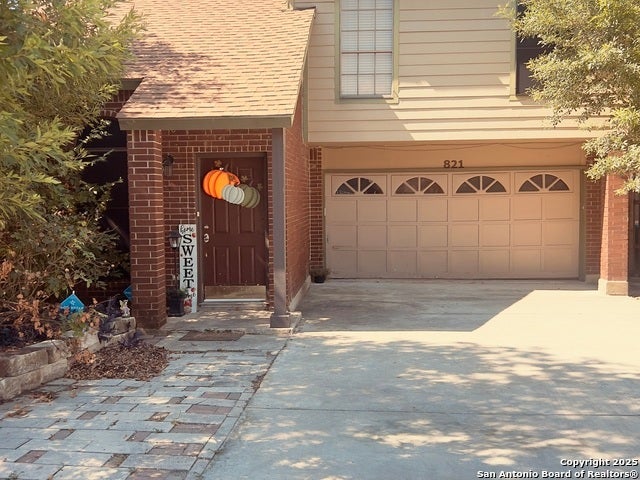 821 Meadow Stone, Converse
