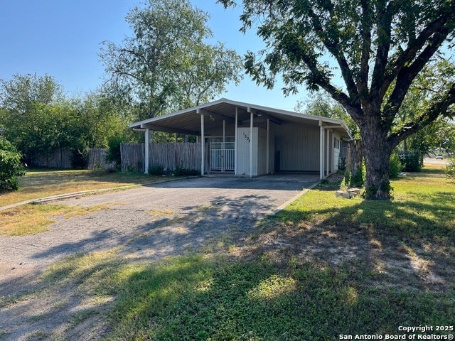 1502 N Park, Uvalde