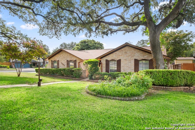 7902 Misty Park, San Antonio