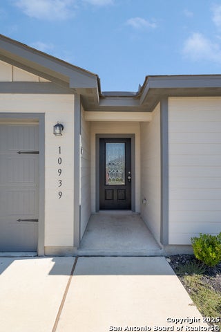 10939 Chippewa, Converse