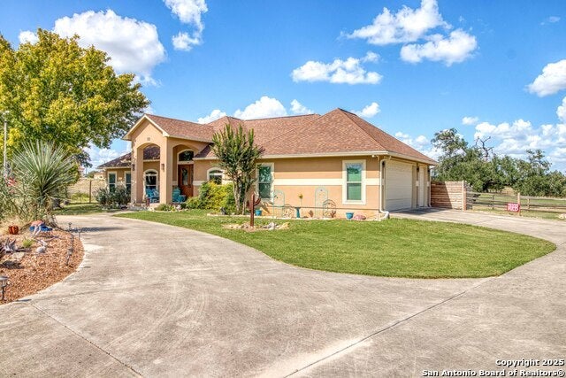 212 Antler Circle, Bandera