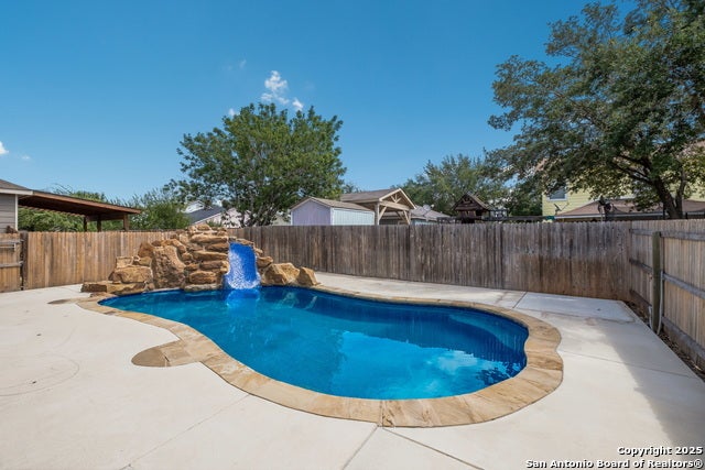 8938 Victoria Lake, San Antonio