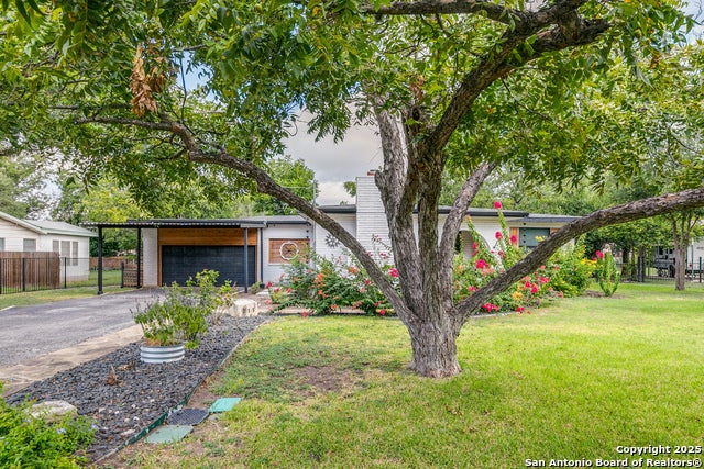 715 Oakwood Dr, San Antonio