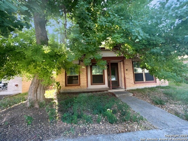 731 Garden Meadow, Universal City