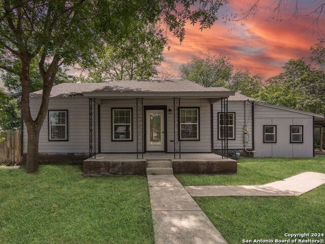 415 S Hugo Street, Kerrville