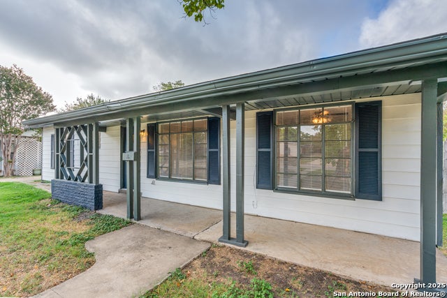 330 Pool Dr, San Antonio