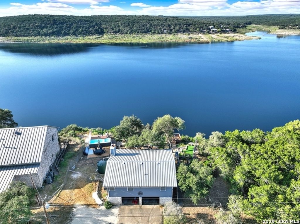 314 Sunset, Lakehills