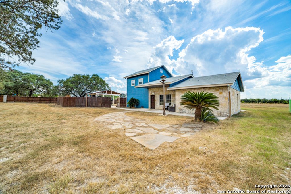 160 County Road 6860, Natalia